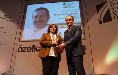 TEPEBAŞI BELEDİYESİ'NE "SOSYAL SORUMLULUK" ÖDÜLÜ